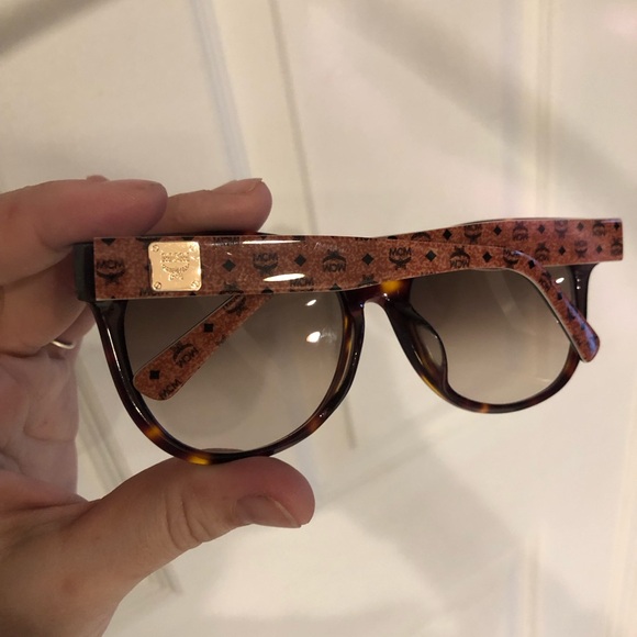 MCM tortoise shell look Sunglasses bought at Saks with logo - Picture 9 of 10